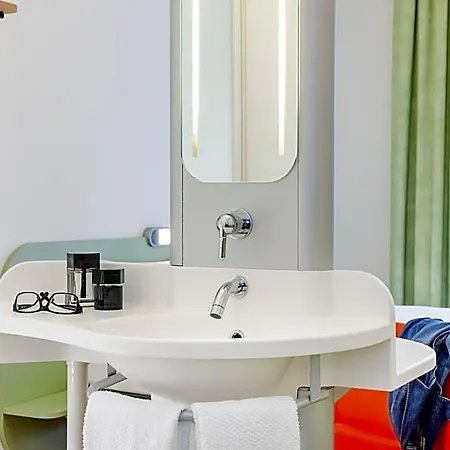 Ibis Budget Hotel 2*